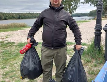 Wielkie sprzątanie brzegów wokół jeziora Skrzyneckiego